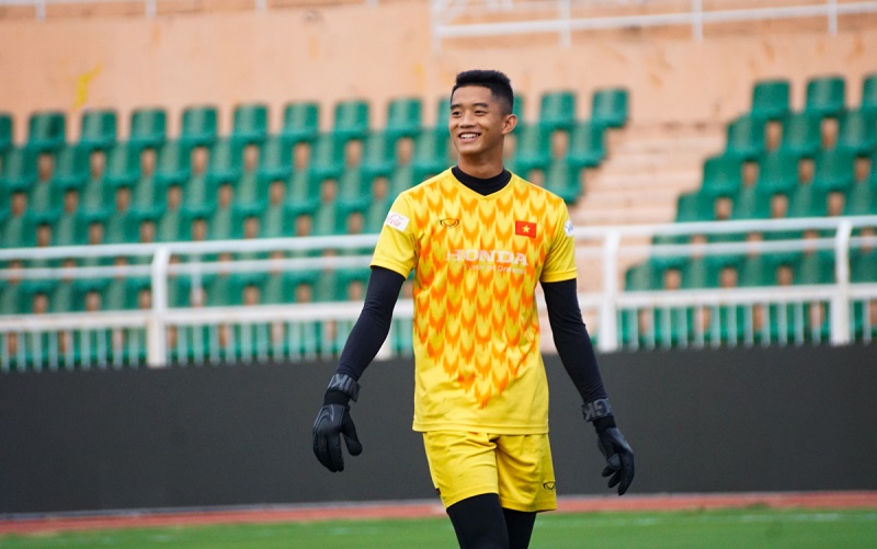 Phan Minh Thành là thủ môn trẻ người Quảng Ninh sinh năm 1998