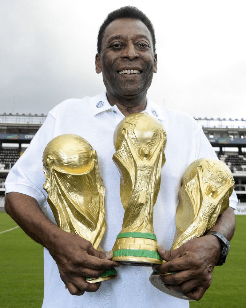Huyền thoại bóng đá Pele vô địch World Cup bao nhiêu lần?